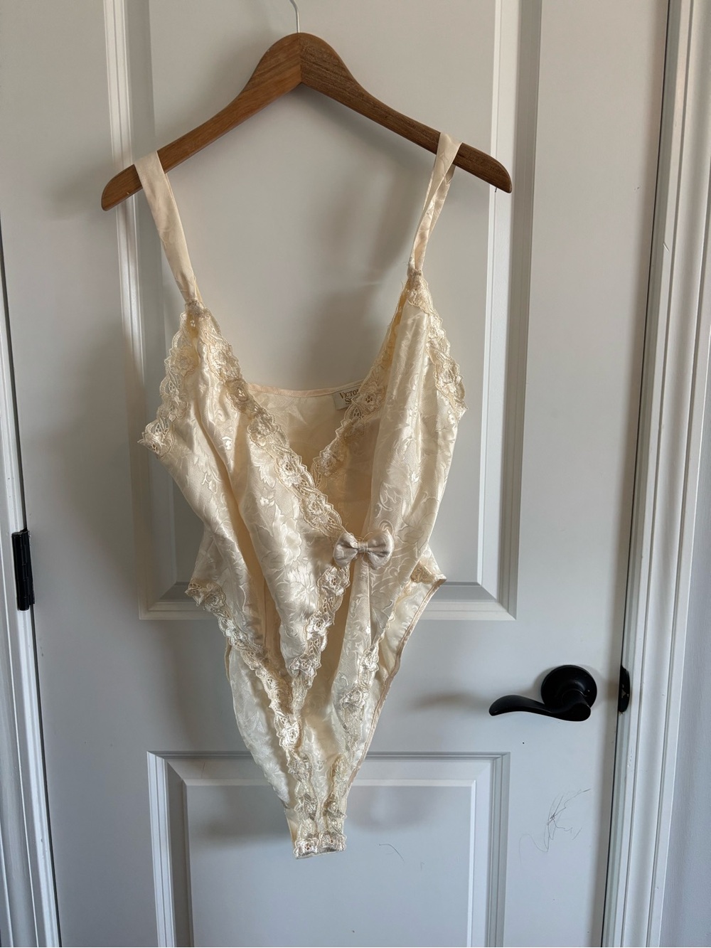 Vintage Women's Cream Lace Bodysuit